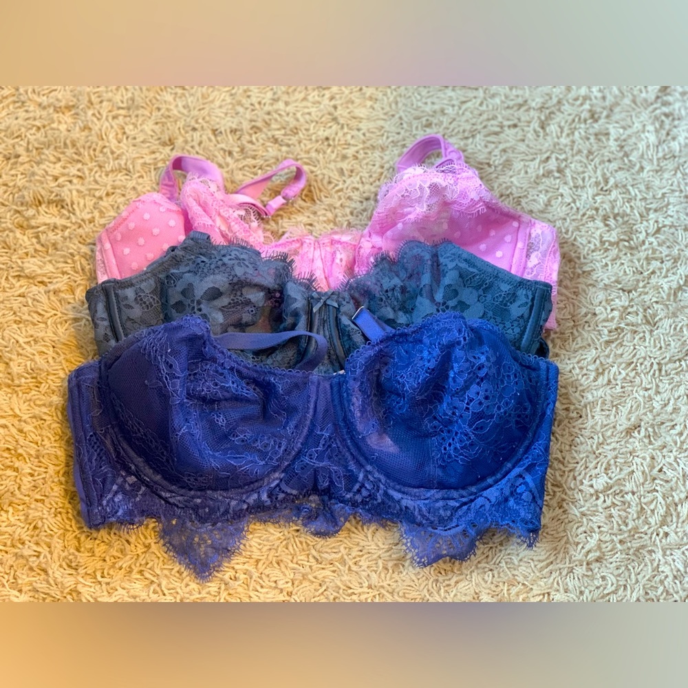 Lot of 3 Victorias Secret Lace Unlined Bras